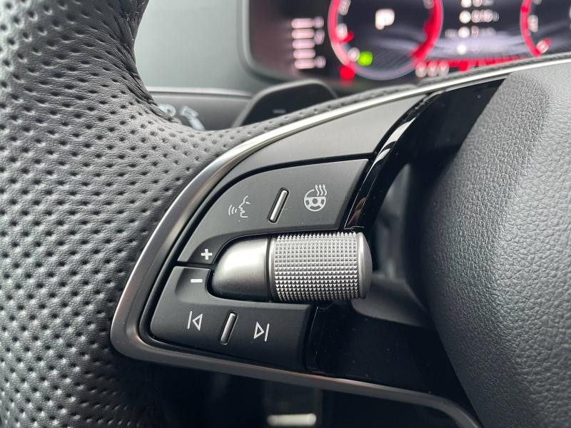 Used SKODA Karoq 1.5 TSI ACT 150ch Sportline DSG7 2025 Blanc Lune métallisée € 37489 in Haguenau