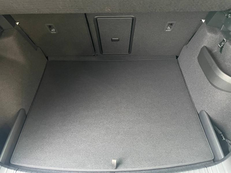 Used SKODA Karoq 1.5 TSI ACT 150ch Sportline DSG7 2025 Blanc Lune métallisée € 37489 in Haguenau