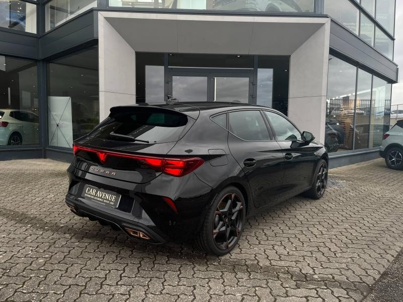 Used CUPRA Leon 1.5 eHybrid 272 ch VZ DSG6 2026 Noir Minuit métallisé € 45489 in Haguenau