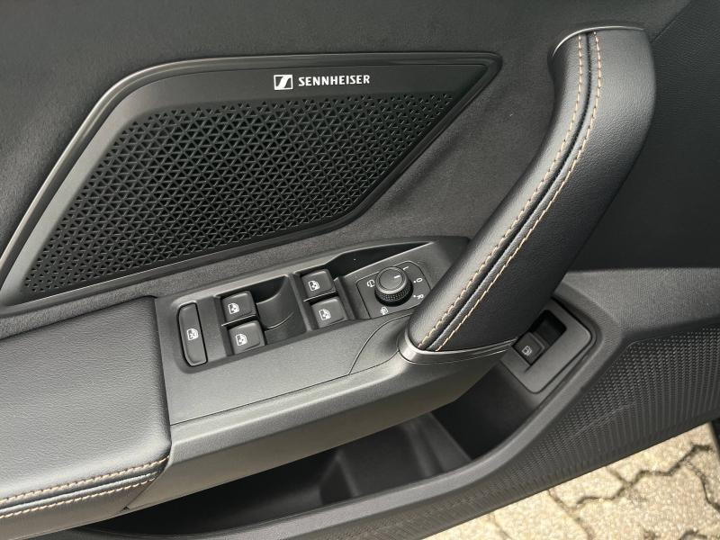 Used CUPRA Leon 1.5 eHybrid 272 ch VZ DSG6 2026 Noir Minuit métallisé € 45489 in Haguenau