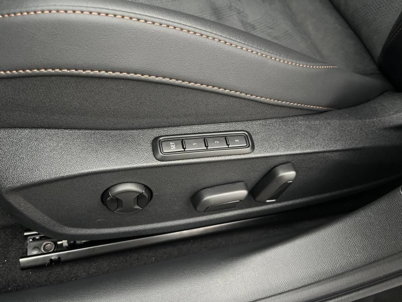 Used CUPRA Leon 1.5 eHybrid 272 ch VZ DSG6 2026 Noir Minuit métallisé € 45489 in Haguenau