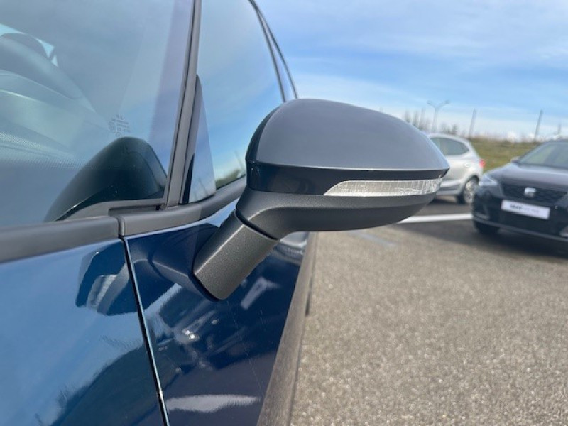 Used CUPRA Born 204ch L 58 kWh V / GPS / CAMERA / FULL LED / ACC / KEYLESS / TETE HAUTE / SIEGES CHAUFFANTS 2023 Bleu Aurore métallisé € 33989 in Haguenau