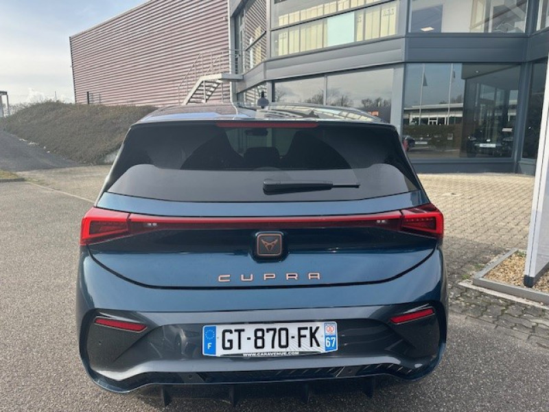 Used CUPRA Born 204ch L 58 kWh V / GPS / CAMERA / FULL LED / ACC / KEYLESS / TETE HAUTE / SIEGES CHAUFFANTS 2023 Bleu Aurore métallisé € 33989 in Haguenau