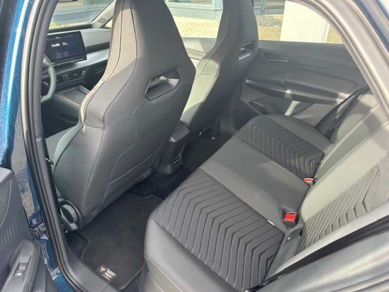 Used CUPRA Born 204ch L 58 kWh V / GPS / CAMERA / FULL LED / ACC / KEYLESS / TETE HAUTE / SIEGES CHAUFFANTS 2023 Bleu Aurore métallisé € 33989 in Haguenau