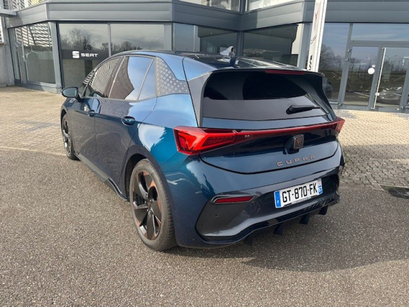 Used CUPRA Born 204ch L 58 kWh V / GPS / CAMERA / FULL LED / ACC / KEYLESS / TETE HAUTE / SIEGES CHAUFFANTS 2023 Bleu Aurore métallisé € 33989 in Haguenau
