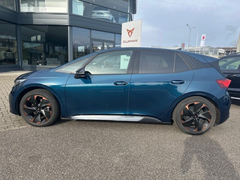 Used CUPRA Born 204ch L 58 kWh V / GPS / CAMERA / FULL LED / ACC / KEYLESS / TETE HAUTE / SIEGES CHAUFFANTS 2023 Bleu Aurore métallisé € 33989 in Haguenau