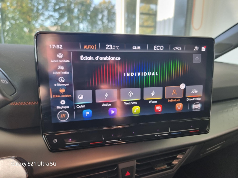 Used CUPRA Born 204ch L 58 kWh V / GPS / CAMERA / FULL LED / ACC / KEYLESS / TETE HAUTE / SIEGES CHAUFFANTS 2023 Bleu Aurore métallisé € 33989 in Haguenau