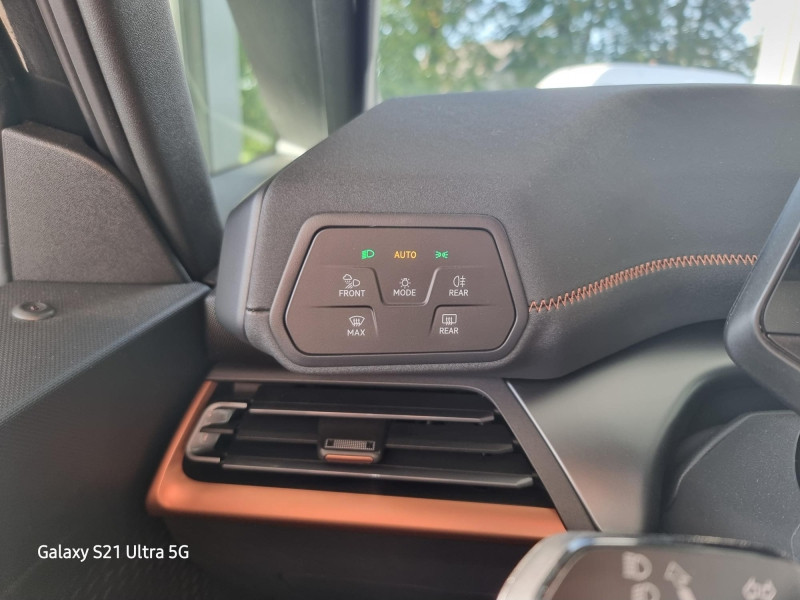 Used CUPRA Born 204ch L 58 kWh V / GPS / CAMERA / FULL LED / ACC / KEYLESS / TETE HAUTE / SIEGES CHAUFFANTS 2023 Bleu Aurore métallisé € 33989 in Haguenau