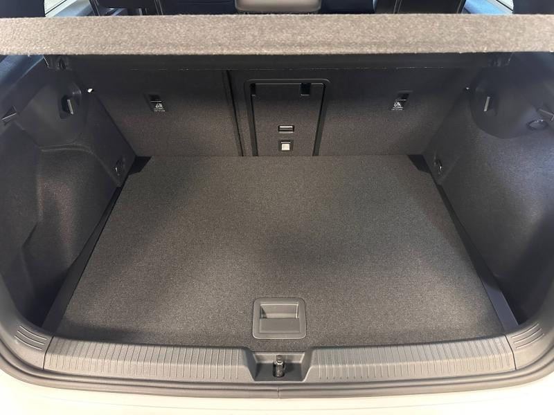 Used VOLKSWAGEN Golf 1.5 eTSI EVO2 116ch R-Line Edition DSG7 2025 Blanc Pur € 32989 in Haguenau