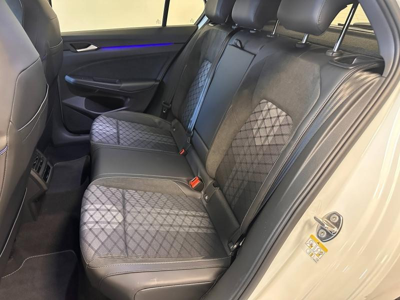 Used VOLKSWAGEN Golf 1.5 eTSI EVO2 116ch R-Line Edition DSG7 2025 Blanc Pur € 32989 in Haguenau