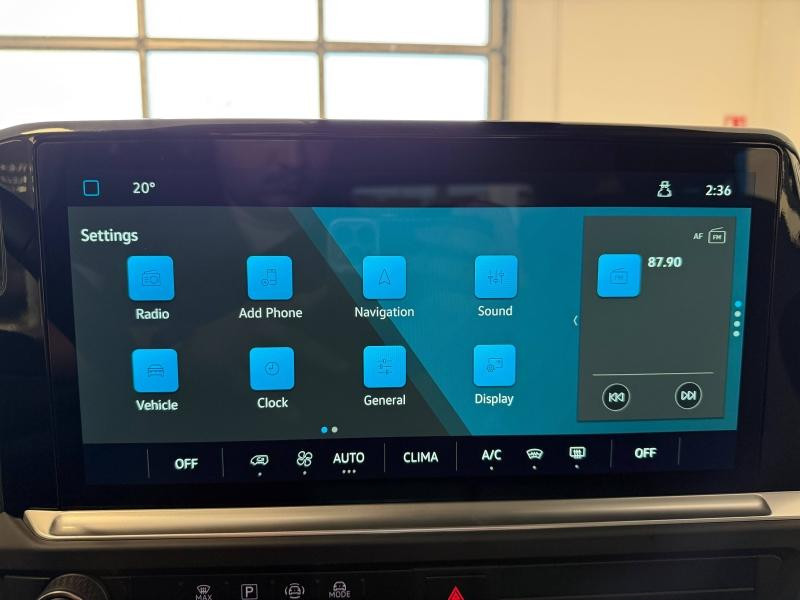 Occasion VOLKSWAGEN Caravelle L1 e 286ch 70kWh Life 2025 Stone Grey 51989 € à Haguenau