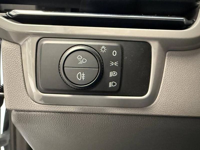 Occasion VOLKSWAGEN Caravelle L1 e 286ch 70kWh Life 2025 Stone Grey 51989 € à Haguenau