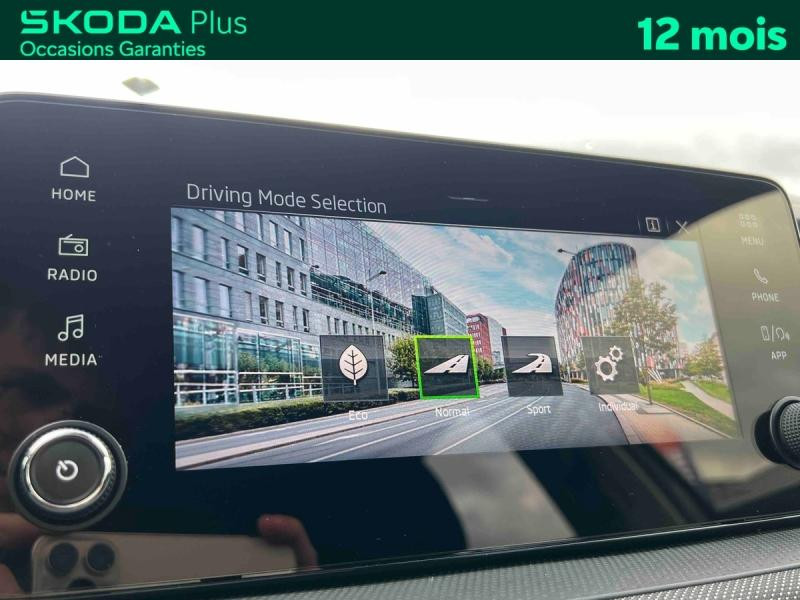 Occasion SKODA Fabia 1.0 TSI 95 Selection / APP Connect / Caméra / Kessy / Feux LED / Aide au Stationnement / Régul 2025 Noir Magic nacré 17989 € à Haguenau