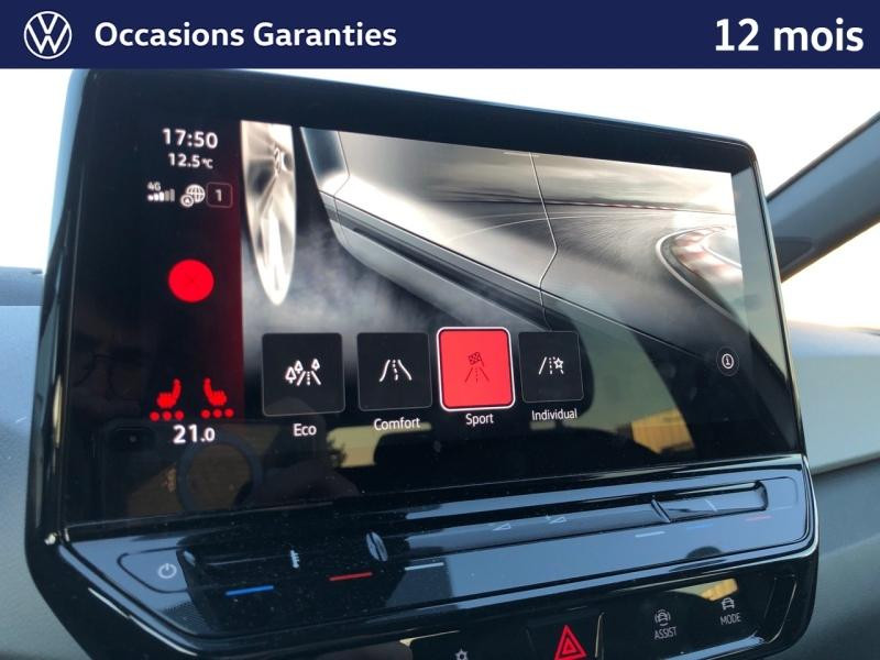 Occasion VOLKSWAGEN ID.3 204 ch Pro S 77 kWh Active / GPS / ACC / CAMERA / SIEGES ET VOLANT CHAUFFANTS / APP CONNECT 2023 Blanc Glacier Métal/Toit/Hayon Noir 21989 € à Haguenau