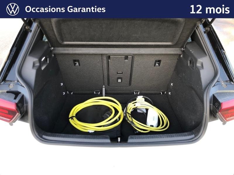 Occasion VOLKSWAGEN ID.3 204 ch Pro S 77 kWh Active / GPS / ACC / CAMERA / SIEGES ET VOLANT CHAUFFANTS / APP CONNECT 2023 Blanc Glacier Métal/Toit/Hayon Noir 21989 € à Haguenau