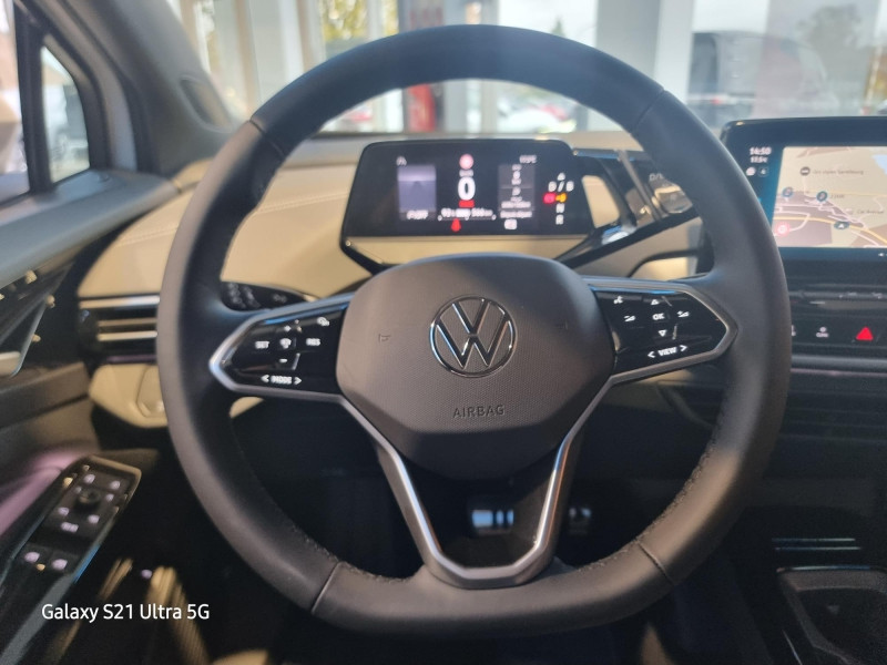 Used VOLKSWAGEN ID.4 174ch Pro 77 kWh 2023 Blanc Glacier Métallisée / Toit Noir € 32989 in Saverne