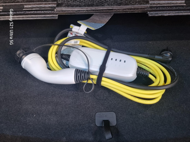 Used VOLKSWAGEN ID.4 174ch Pro 77 kWh 2023 Blanc Glacier Métallisée / Toit Noir € 32989 in Saverne