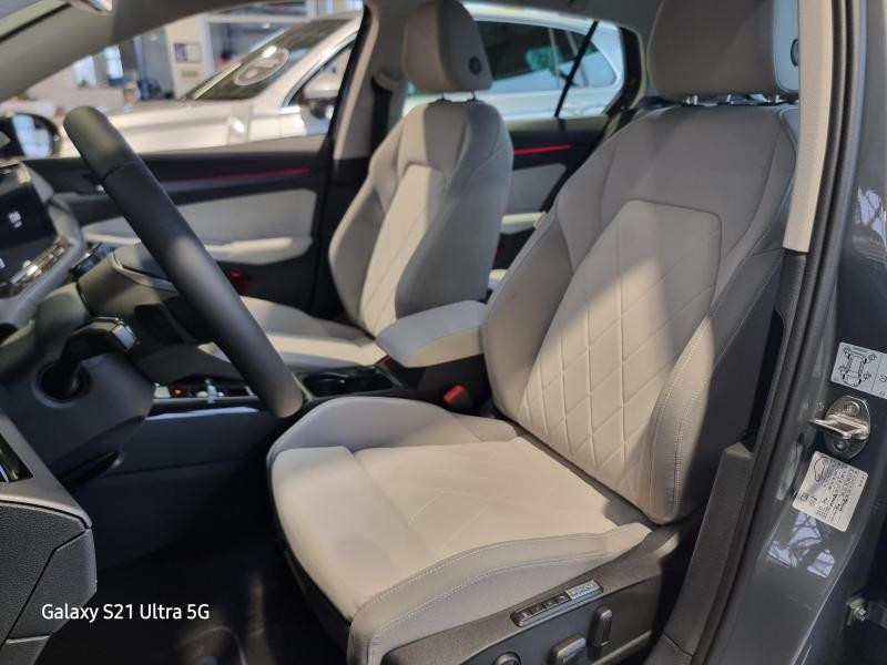 Occasion VOLKSWAGEN Golf 1.4 eHybrid OPF 204 ch Style DSG6 2023 Gris Dauphin métallisée 27990 € à Saverne
