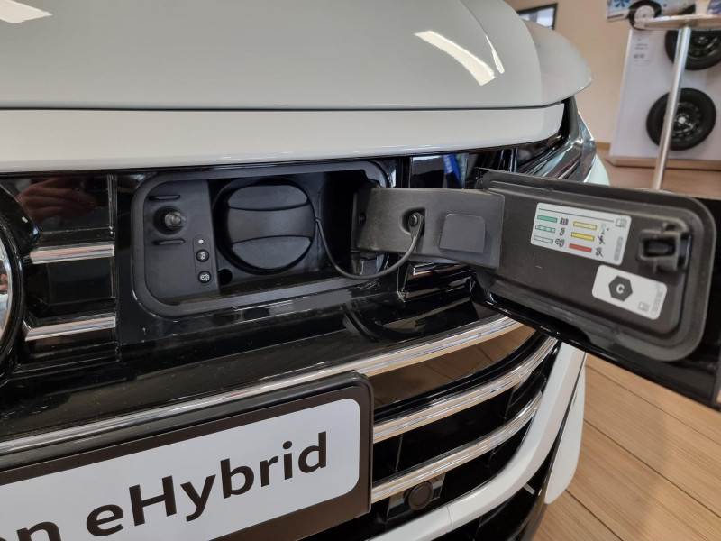 Occasion VOLKSWAGEN Arteon ShootingBrake 1.4 TSI eHybrid OPF 218 ch R-Line DSG6 2024 Blanc Oryx nacrée 47989 € à Sarrebourg