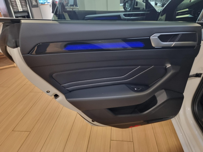 Occasion VOLKSWAGEN Arteon ShootingBrake 1.4 TSI eHybrid OPF 218 ch R-Line DSG6 2024 Blanc Oryx nacrée 47989 € à Sarrebourg