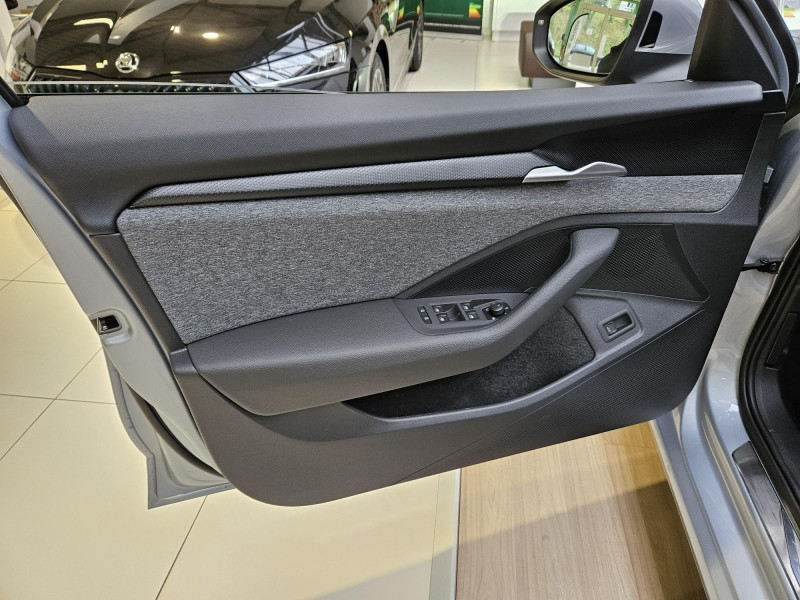 Used SKODA Superb Combi 2.0 TDI SCR 150 ch Selection DSG7 2024 Gris Minéral métallisée € 39489 in Sarrebourg