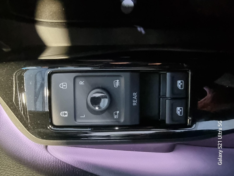 Occasion VOLKSWAGEN ID.4 174ch Pro 77 kWh 2023 Blanc Glacier Métallisée / Toit Noir 29989 € à Sarrebourg