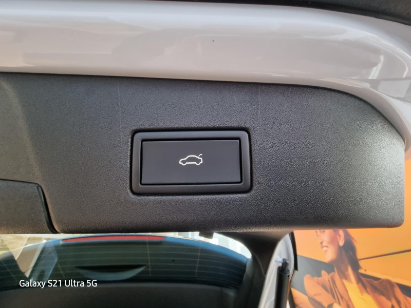 Occasion VOLKSWAGEN ID.4 174ch Pro 77 kWh 2023 Blanc Glacier Métallisée / Toit Noir 29989 € à Sarrebourg