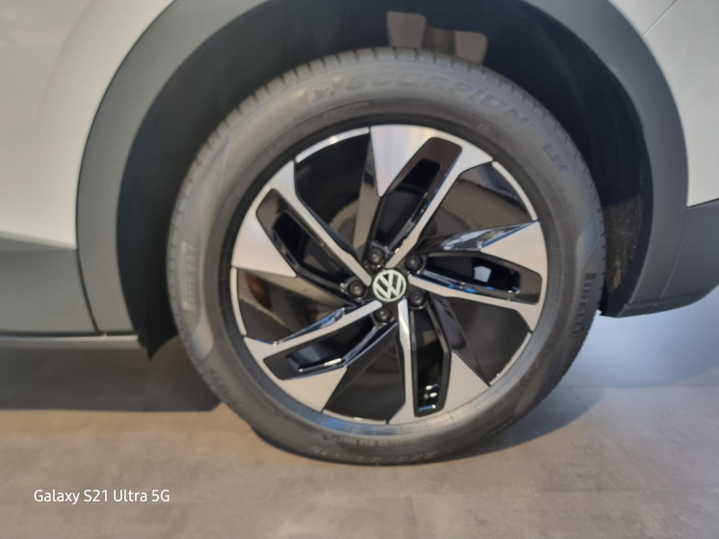 Occasion VOLKSWAGEN ID.4 174ch Pro 77 kWh 2023 Blanc Glacier Métallisée / Toit Noir 29989 € à Sarrebourg