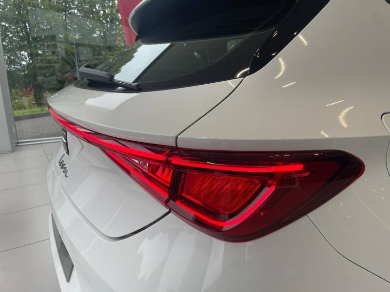 Occasion SEAT Leon 2.0 TDI 150 ch Business DSG7 2025 Blanc Candy 29989 € à Sarrebourg