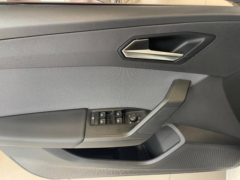 Occasion SEAT Leon 2.0 TDI 150 ch Business DSG7 2025 Blanc Candy 29989 € à Sarrebourg