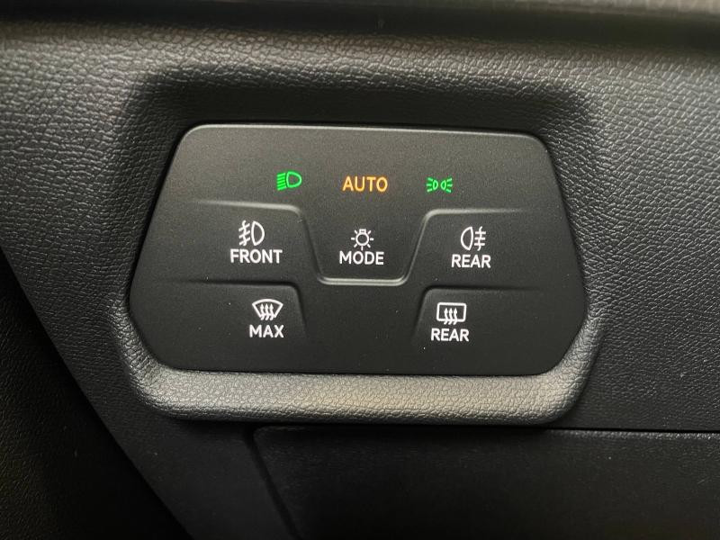 Occasion SEAT Leon 2.0 TDI 150 ch Business DSG7 2025 Blanc Candy 29989 € à Sarrebourg