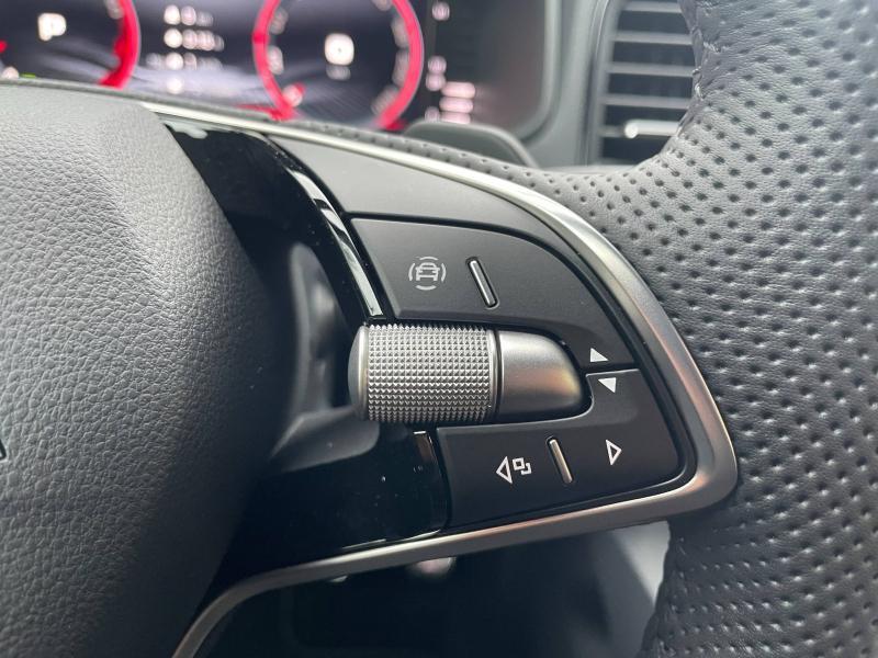 Used SKODA Karoq 1.5 TSI ACT 150ch Sportline DSG7 2025 Blanc Lune métallisée € 37789 in Sarrebourg