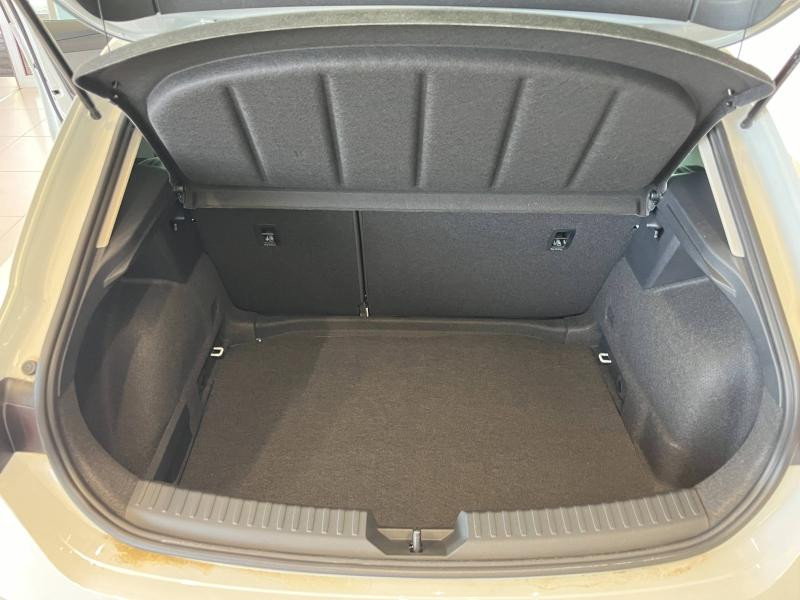 Used SEAT Leon 1.5 eTSI Hybrid 115 ch Copa DSG7 2025 Blanc Nevada Métal € 25989 in Sarrebourg