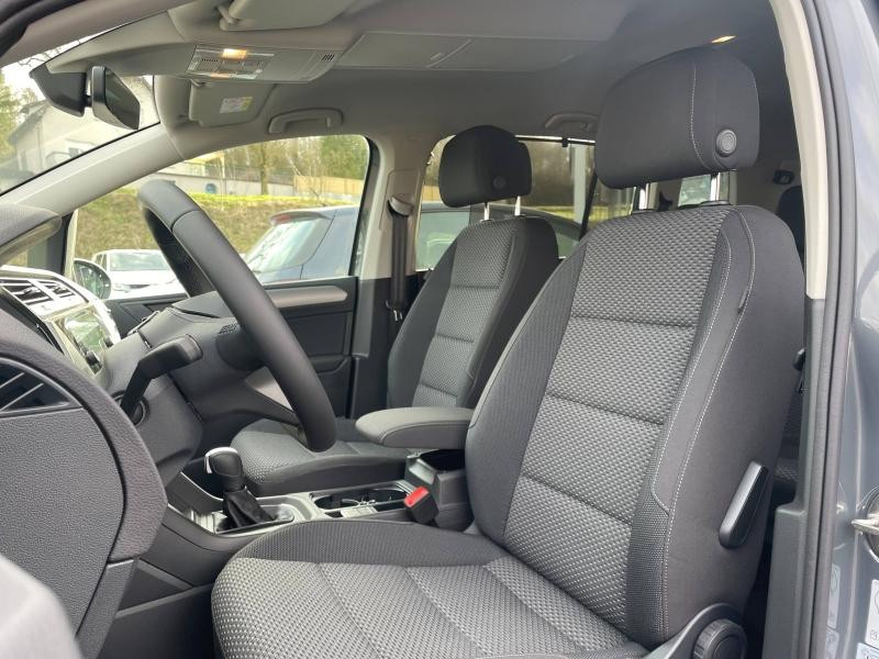 Used VOLKSWAGEN Touran 2.0 TDI 150 Ch R-Line DSG7 /7 places / Caméra / Hayon électrique / Détecteur Angle Mort / App 2025 Gris Dauphin Métallisée € 44989 in Sarrebourg