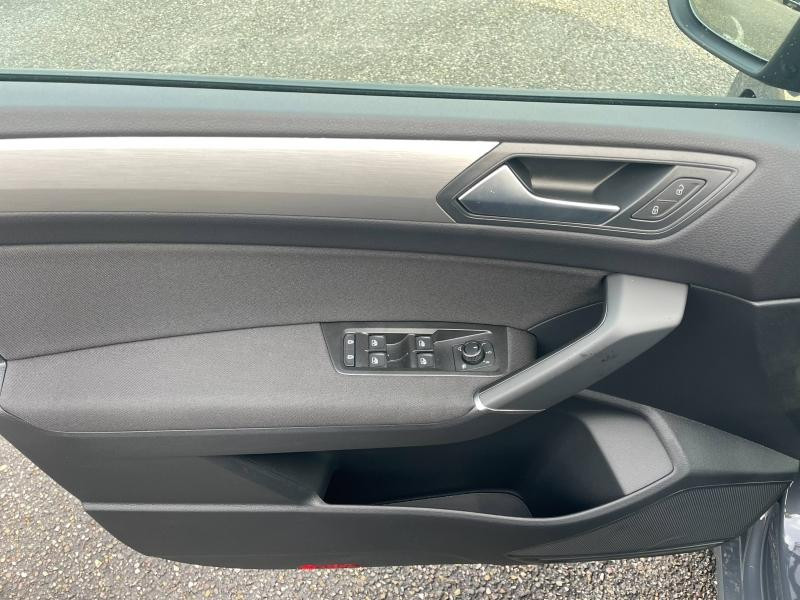Used VOLKSWAGEN Touran 2.0 TDI 150 Ch R-Line DSG7 /7 places / Caméra / Hayon électrique / Détecteur Angle Mort / App 2025 Gris Dauphin Métallisée € 44989 in Sarrebourg