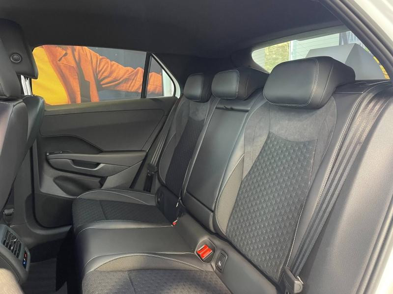 Used VOLKSWAGEN T-Roc 1.5 eTSI 150 Ch R-Line DSG7 / GPS / Caméra  360° / Siège chauffant avant  / Hayon électrique / 2025 Blanc Pur/Toit Noir € 41289 in Sarrebourg