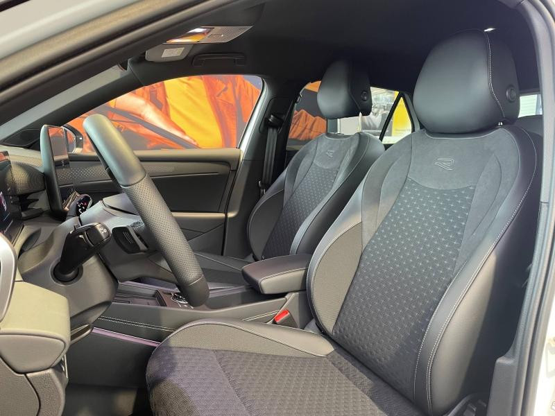 Used VOLKSWAGEN T-Roc 1.5 eTSI 150 Ch R-Line DSG7 / GPS / Caméra  360° / Siège chauffant avant  / Hayon électrique / 2025 Blanc Pur/Toit Noir € 41289 in Sarrebourg