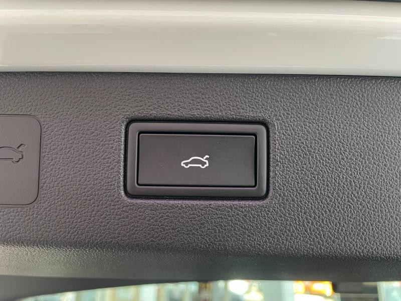 Used VOLKSWAGEN T-Roc 1.5 eTSI 150 Ch R-Line DSG7 / GPS / Caméra  360° / Siège chauffant avant  / Hayon électrique / 2025 Blanc Pur/Toit Noir € 41289 in Sarrebourg