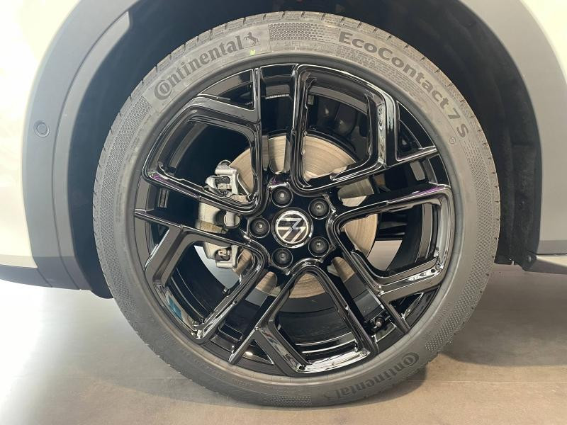 Used VOLKSWAGEN T-Roc 1.5 eTSI 150 Ch R-Line DSG7 / GPS / Caméra  360° / Siège chauffant avant  / Hayon électrique / 2025 Blanc Pur/Toit Noir € 41289 in Sarrebourg