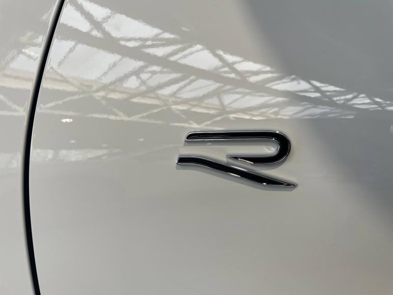 Used VOLKSWAGEN T-Roc 1.5 eTSI 150 Ch R-Line DSG7 / GPS / Caméra  360° / Siège chauffant avant  / Hayon électrique / 2025 Blanc Pur/Toit Noir € 41289 in Sarrebourg