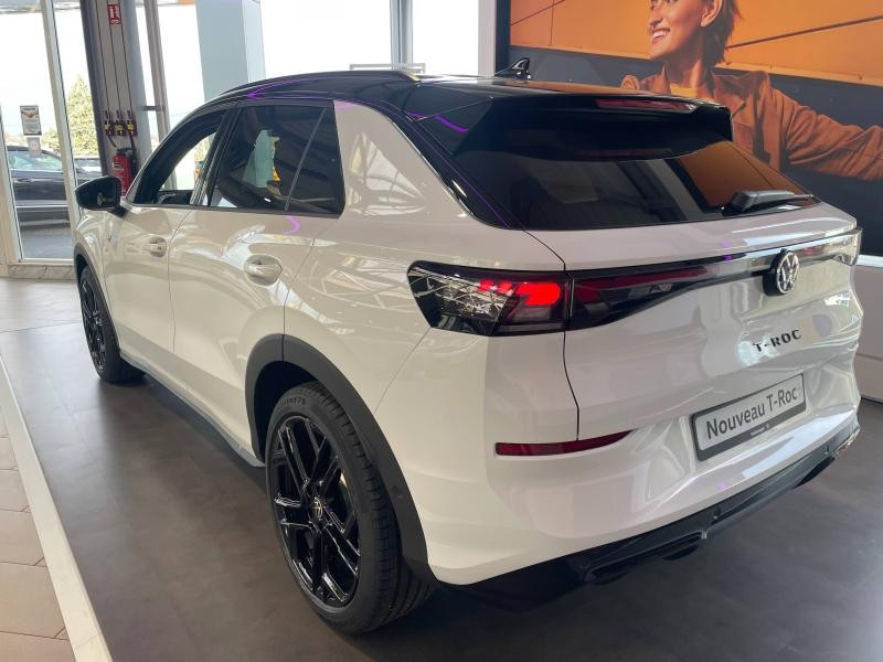 Used VOLKSWAGEN T-Roc 1.5 eTSI 150 Ch R-Line DSG7 / GPS / Caméra  360° / Siège chauffant avant  / Hayon électrique / 2025 Blanc Pur/Toit Noir € 41289 in Sarrebourg