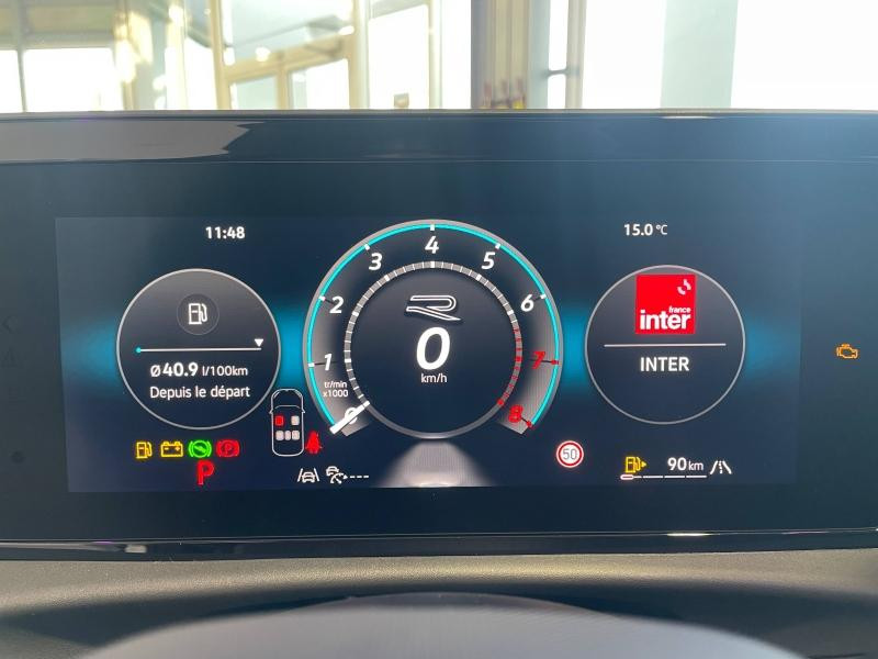 Used VOLKSWAGEN T-Roc 1.5 eTSI 150 Ch R-Line DSG7 / GPS / Caméra  360° / Siège chauffant avant  / Hayon électrique / 2025 Blanc Pur/Toit Noir € 41289 in Sarrebourg