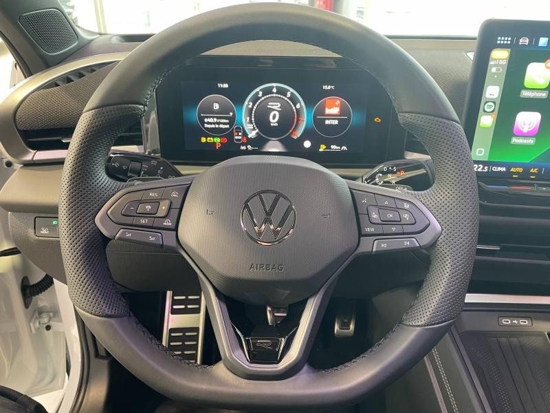 Used VOLKSWAGEN T-Roc 1.5 eTSI 150 Ch R-Line DSG7 / GPS / Caméra  360° / Siège chauffant avant  / Hayon électrique / 2025 Blanc Pur/Toit Noir € 41289 in Sarrebourg