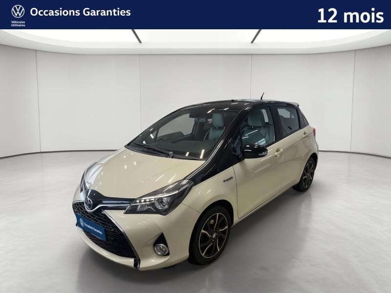 Used TOYOTA Yaris HSD 100 Ch Collection / Caméra / Bluetooth / Régulateur de vitesse / Feux LED / Keyless 2016 Blanc Nacré ac montants+toit noir métal € 13989 in Sarrebourg