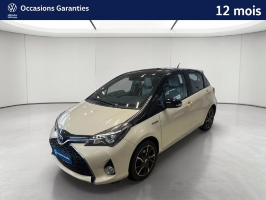 Used TOYOTA Yaris HSD 100 Ch Collection / Caméra / Bluetooth / Régulateur de vitesse / Feux LED / Keyless 2016 Blanc Nacré ac montants+toit noir métal € 13,989 in Sarrebourg