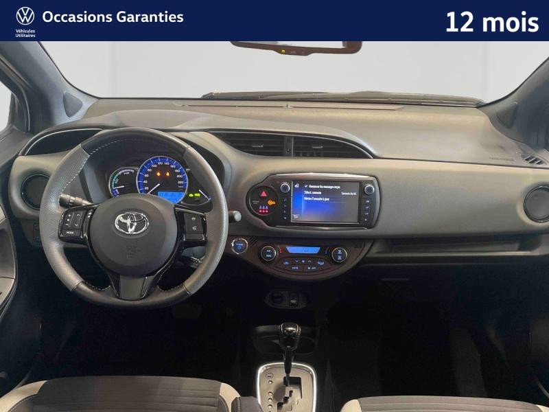 Used TOYOTA Yaris HSD 100 Ch Collection / Caméra / Bluetooth / Régulateur de vitesse / Feux LED / Keyless 2016 Blanc Nacré ac montants+toit noir métal € 13989 in Sarrebourg