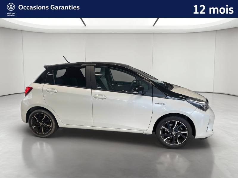 Used TOYOTA Yaris HSD 100 Ch Collection / Caméra / Bluetooth / Régulateur de vitesse / Feux LED / Keyless 2016 Blanc Nacré ac montants+toit noir métal € 13989 in Sarrebourg