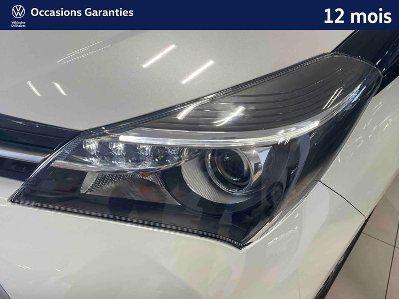 Used TOYOTA Yaris HSD 100 Ch Collection / Caméra / Bluetooth / Régulateur de vitesse / Feux LED / Keyless 2016 Blanc Nacré ac montants+toit noir métal € 13989 in Sarrebourg