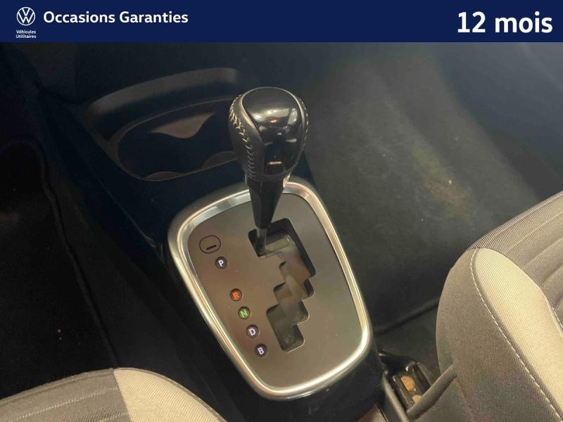 Used TOYOTA Yaris HSD 100 Ch Collection / Caméra / Bluetooth / Régulateur de vitesse / Feux LED / Keyless 2016 Blanc Nacré ac montants+toit noir métal € 13989 in Sarrebourg