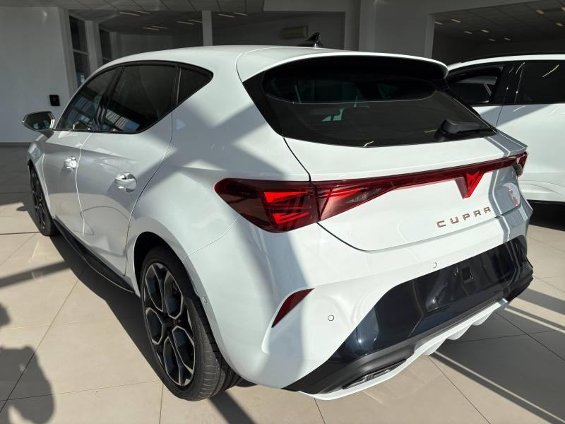 Occasion CUPRA Leon 1.5 eTSI Hybrid 150 ch V DSG7 / Siège chauffant / Caméra / Roue de secours / GPS / App-Cpnnect 2026 Blanc Nevada métallisé 35989 € à Sarrebourg